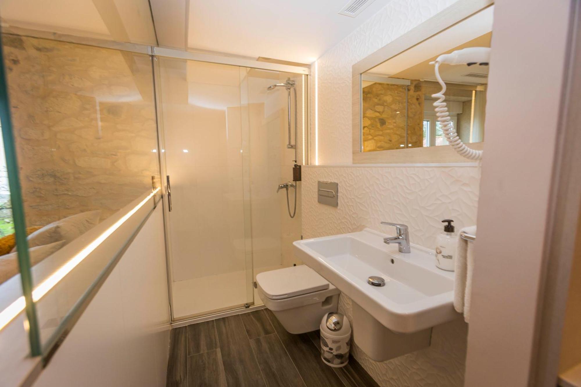 Apartamentos Curras En Tourinan Εξωτερικό φωτογραφία